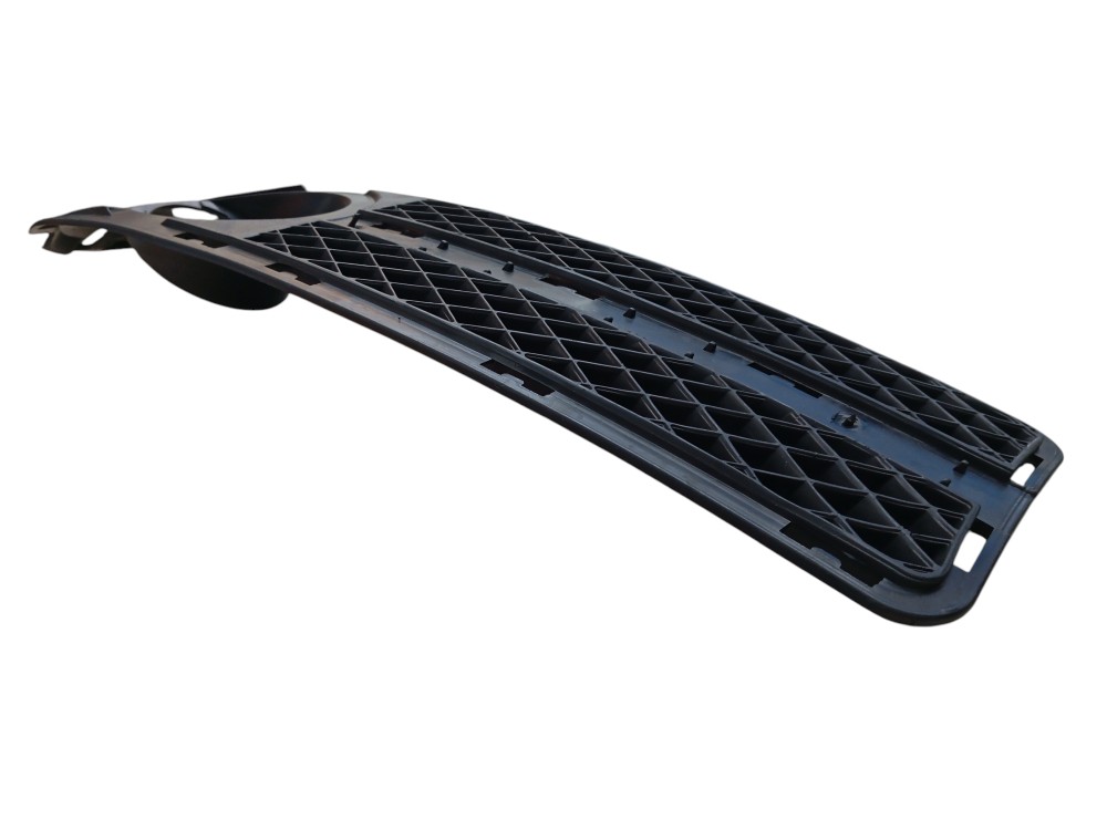 Moldura Da Grade Inferior Para-choque Direito Vw Saveiro 02 2