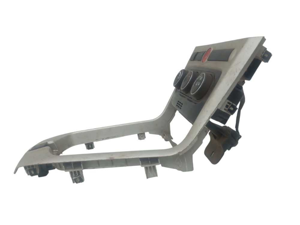 Moldura Comando do Ar condicionado Gm Captiva Sport 2008/12 5
