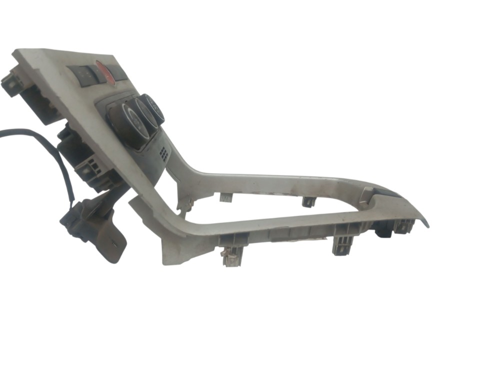 Moldura Comando do Ar condicionado Gm Captiva Sport 2008/12 6