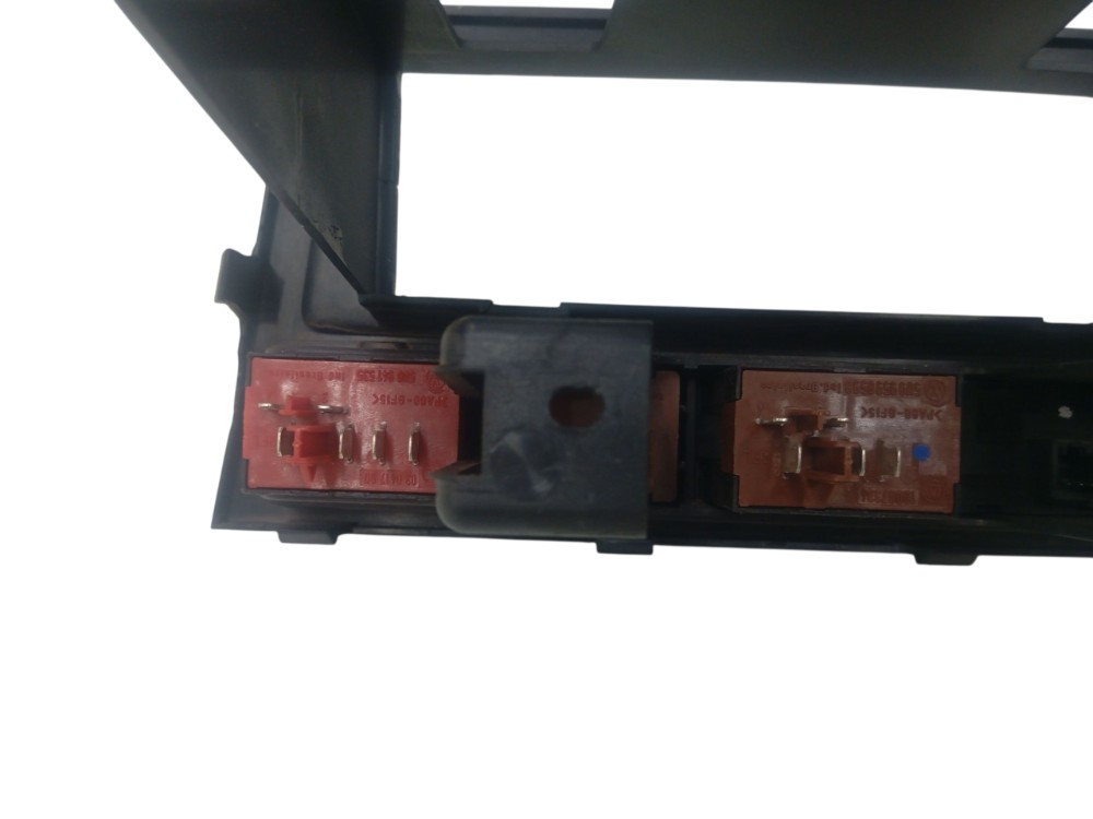 Moldura central painel Volkswagen Gol Saveiro Voyage 2008/12 5