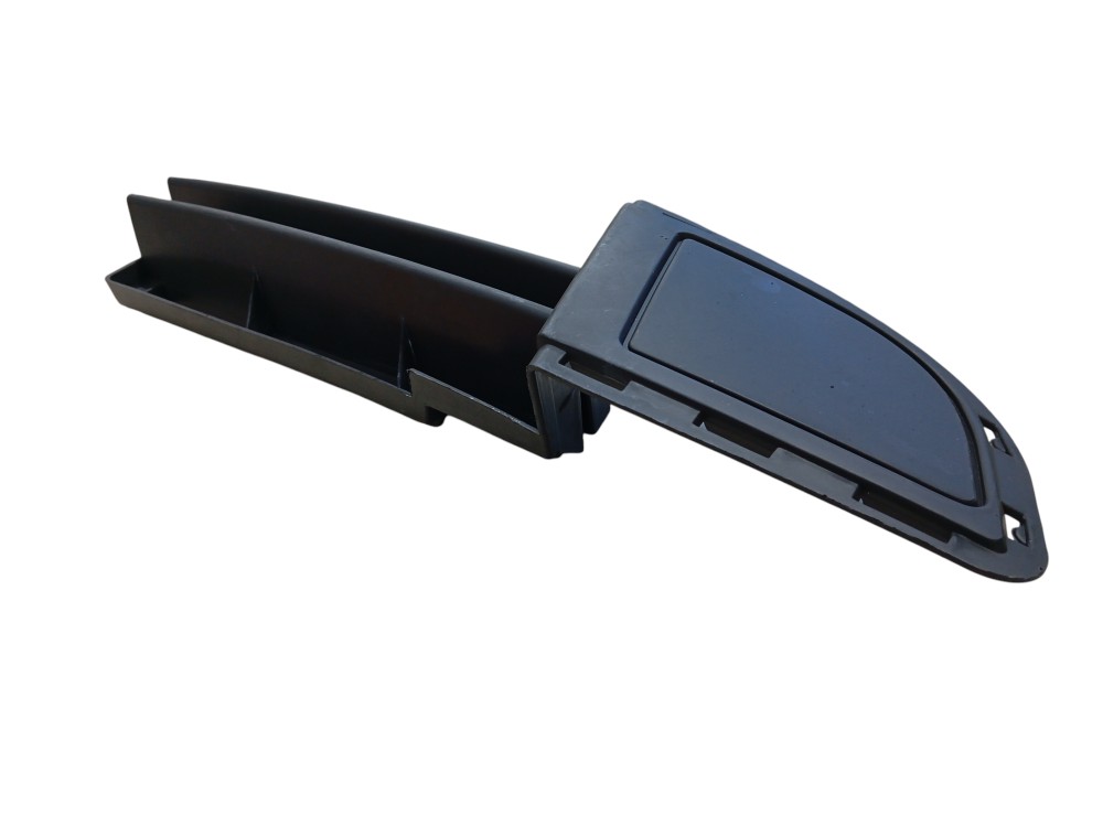 Moldura Grade Do Farol De Milha L/d Gm Astra 2003/11 3