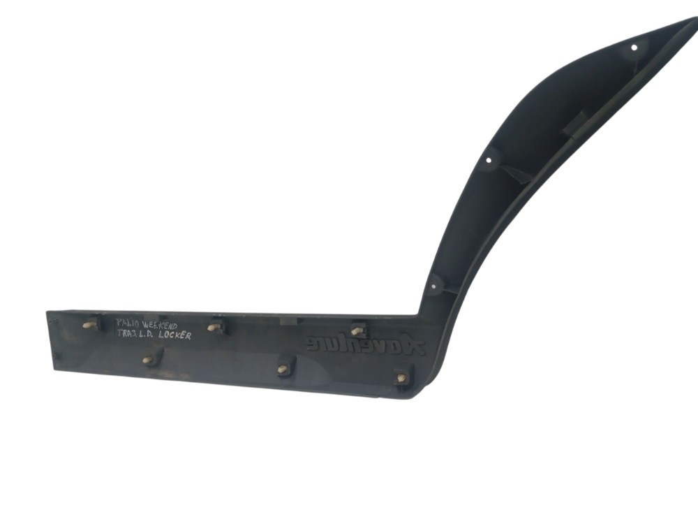 Moldura Friso Traseiro Direito Fiat Palio Weekend 2012/13 3