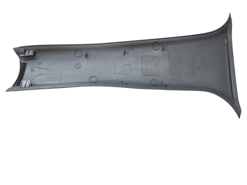 MOLDURA COLUNA DIREITA CHEVROLET CORSA 2012 3