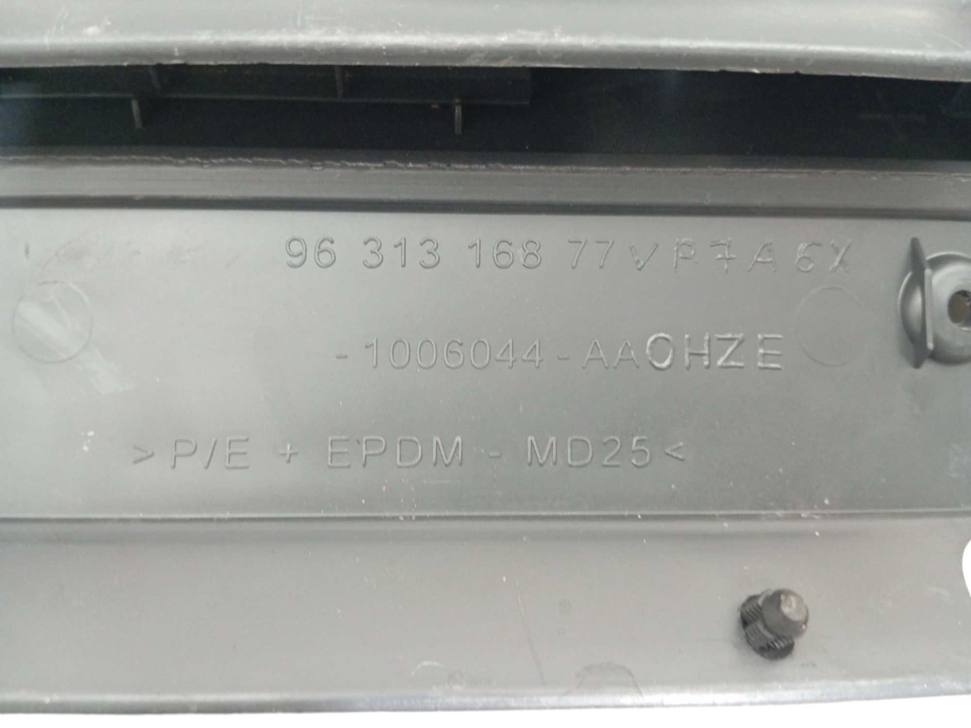 TAMPA PORTA LUVAS PICASSO 2001 A 2012 ORIGINAL 2