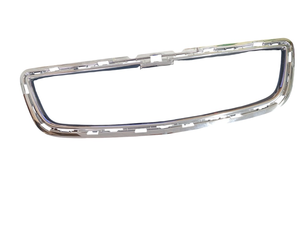 Moldura Cromada Do Para-choque Dianteiro Gm Tracker 5
