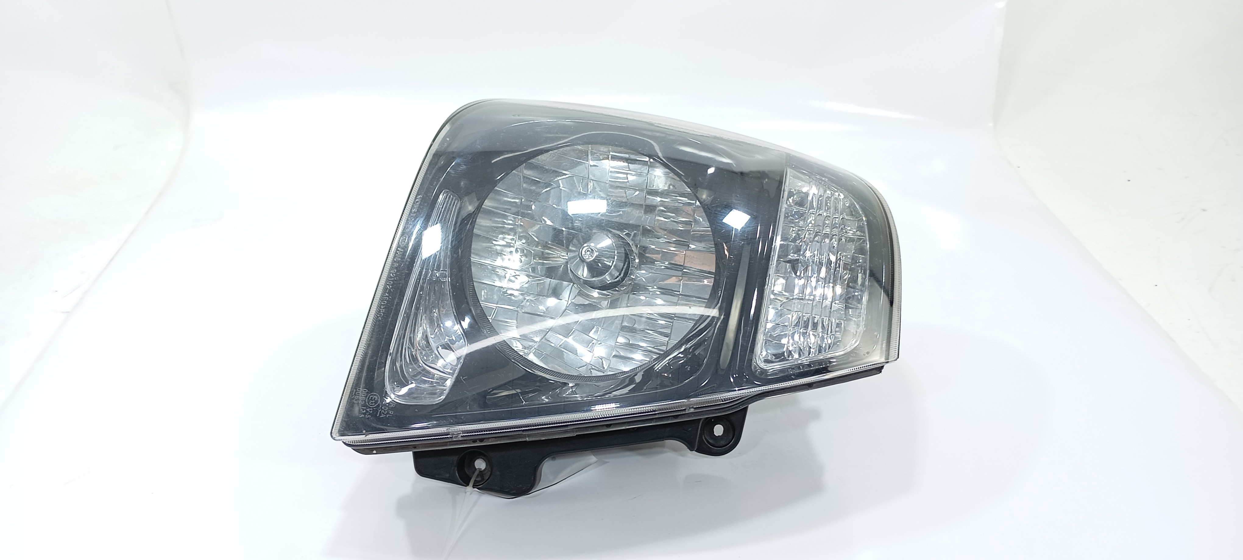 Farol Lado Direito Kia Bongo 2012 / 2019  Direito 4