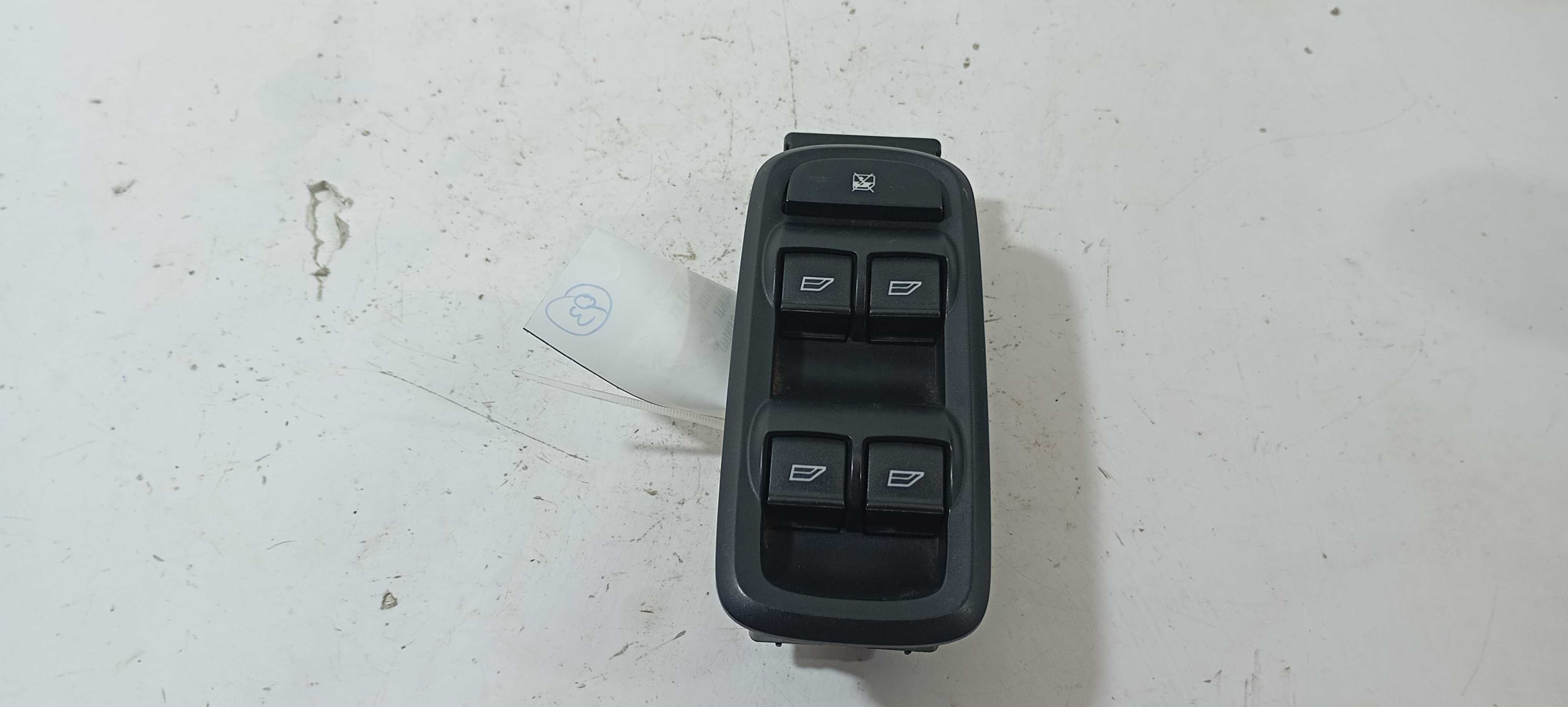 Botão Vidro Dianteiro Esquerdo Ford Ka 1.0 2020 Cn1514a132ab 1
