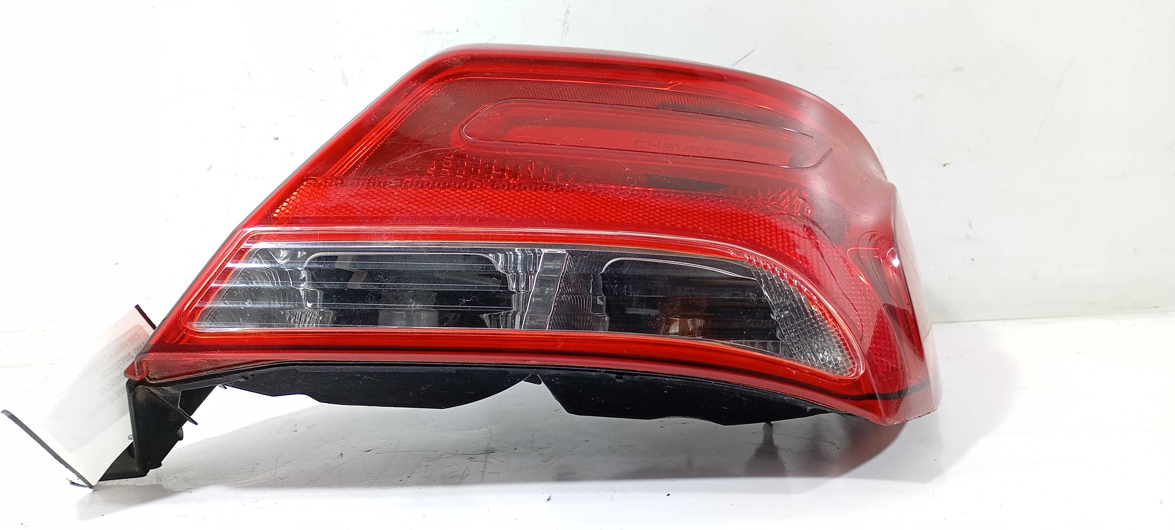 Lanterna Traseiro D. Gm Onix Active 1.4 2018 52130712 Direito/passageiro Vermelho 2