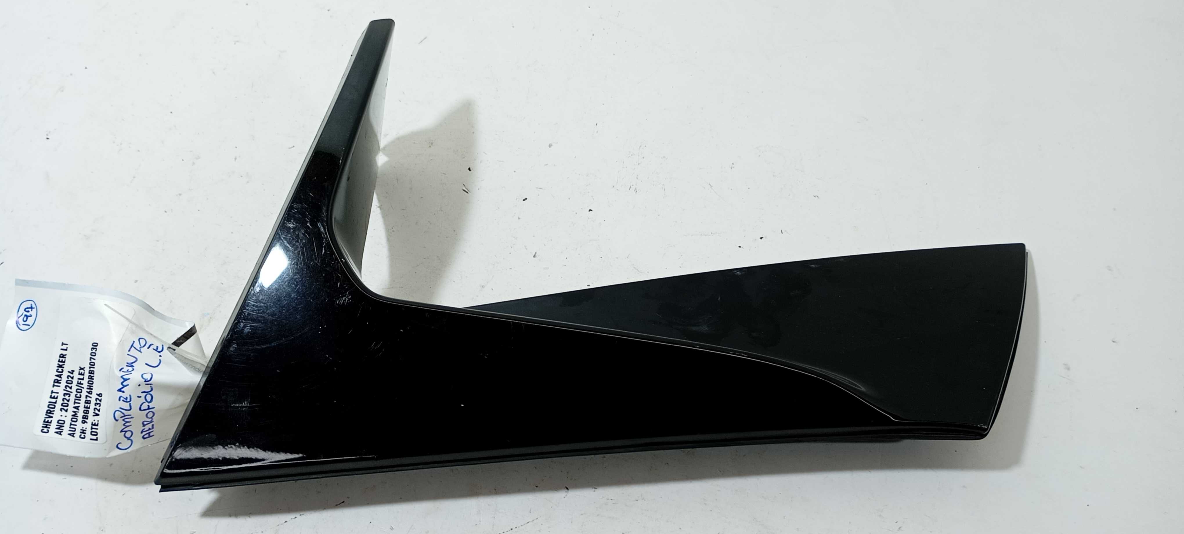 Moldura  Aerofólio Esquerdo Gm Tracker Lt 2024 26259578 2