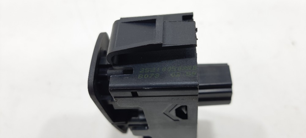 Botão Pisca Alerta Renault Sandero 1.0 2019 252100502r Preto 2