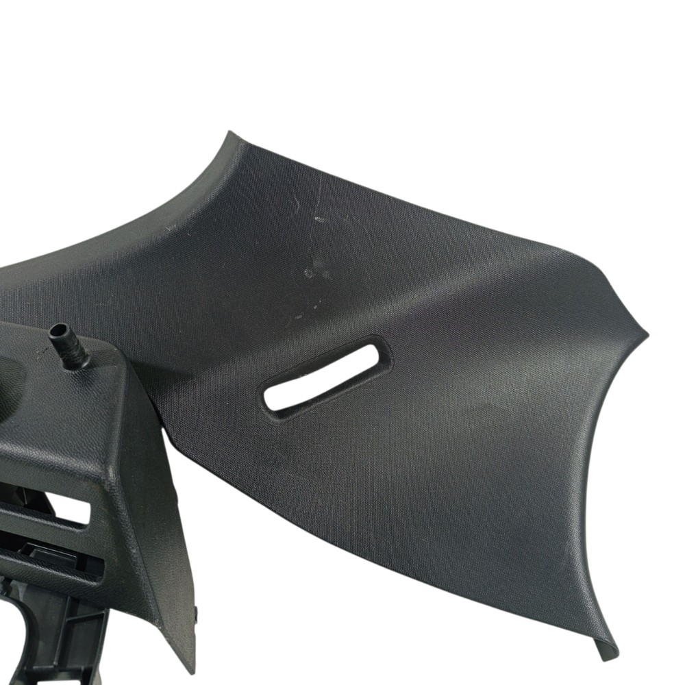 Acabamento porta malas esquerdo Peugeot 208 2024 98233047ZD 5