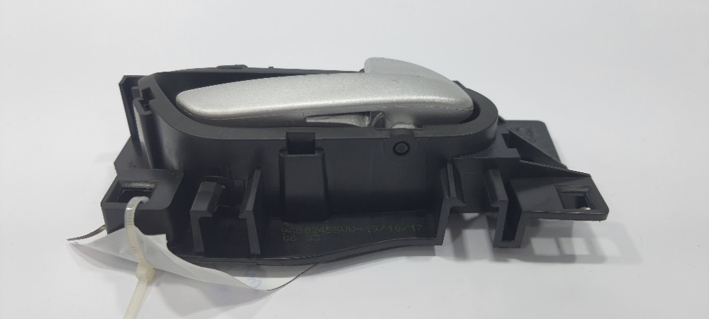 Maçaneta Interna Direito Dianteiro Peugeot 208 2018 303965 Preto Traseira 9