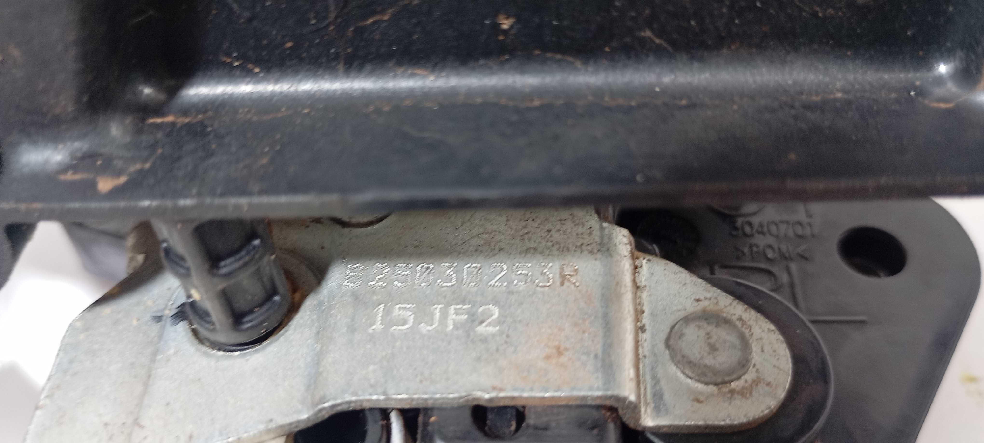 Fechadura Traseira Esquerda Kwid 2021 625030253r Avaria 7