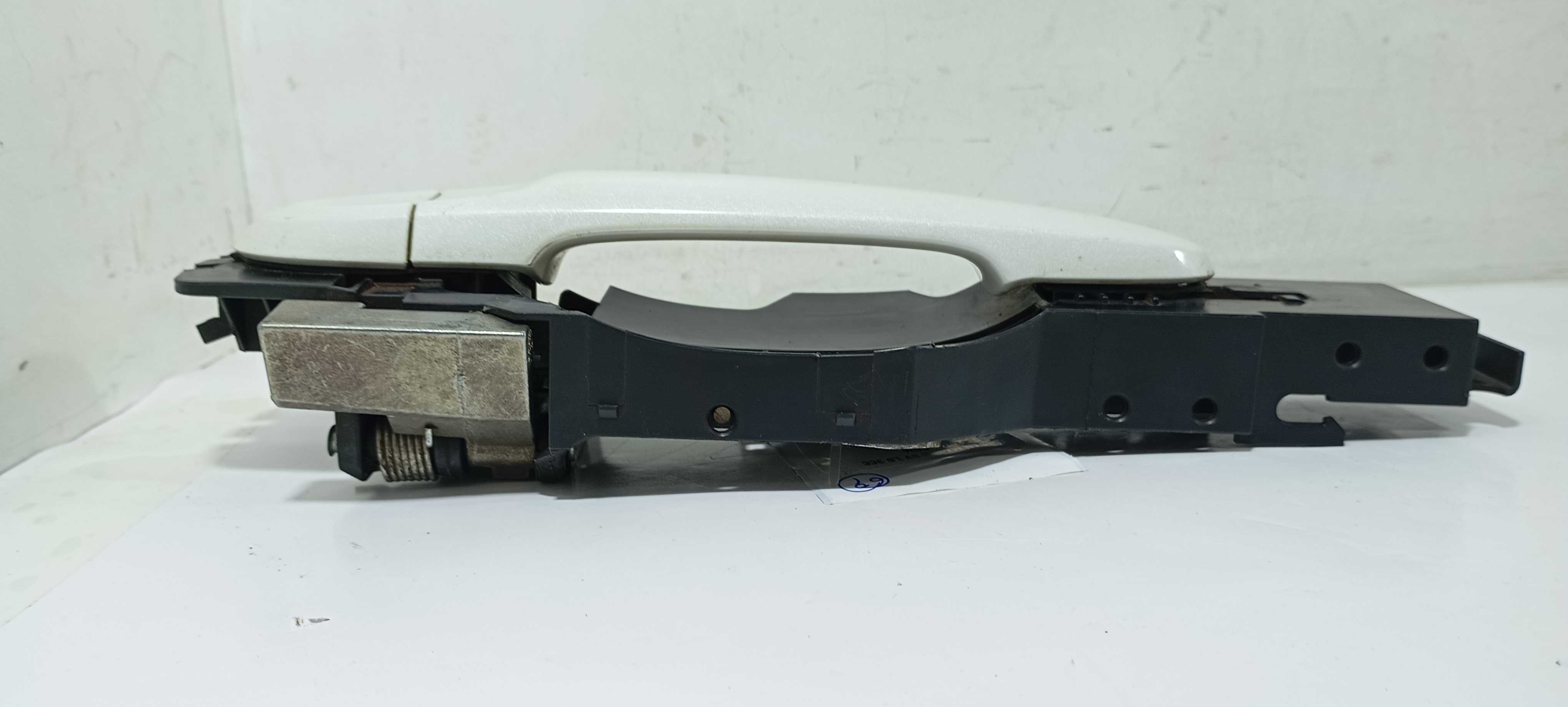 Maçaneta Externa Traseiro E. Nissan March Sv 1.0 2016 Sh1ha Branco Traseira 4