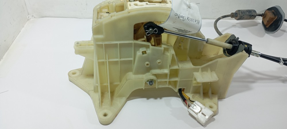 Trambulador Detalhe Hyundai Ix35 2.0 2012 467002s700 Preto 3