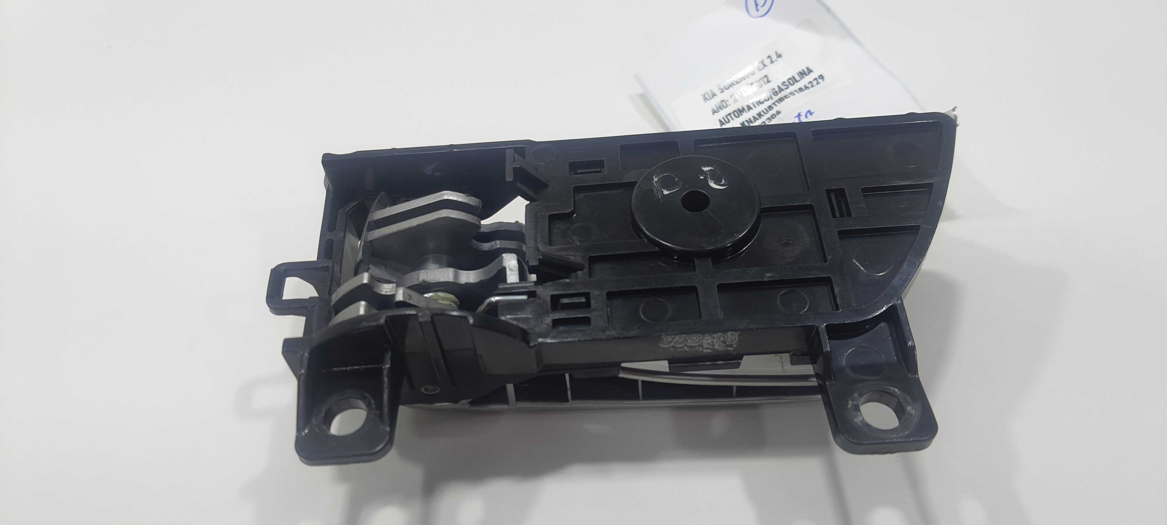 Maçaneta Int Diant Direita Kia Sorento 2.4 2012 826222p000 Preto Dianteira 4