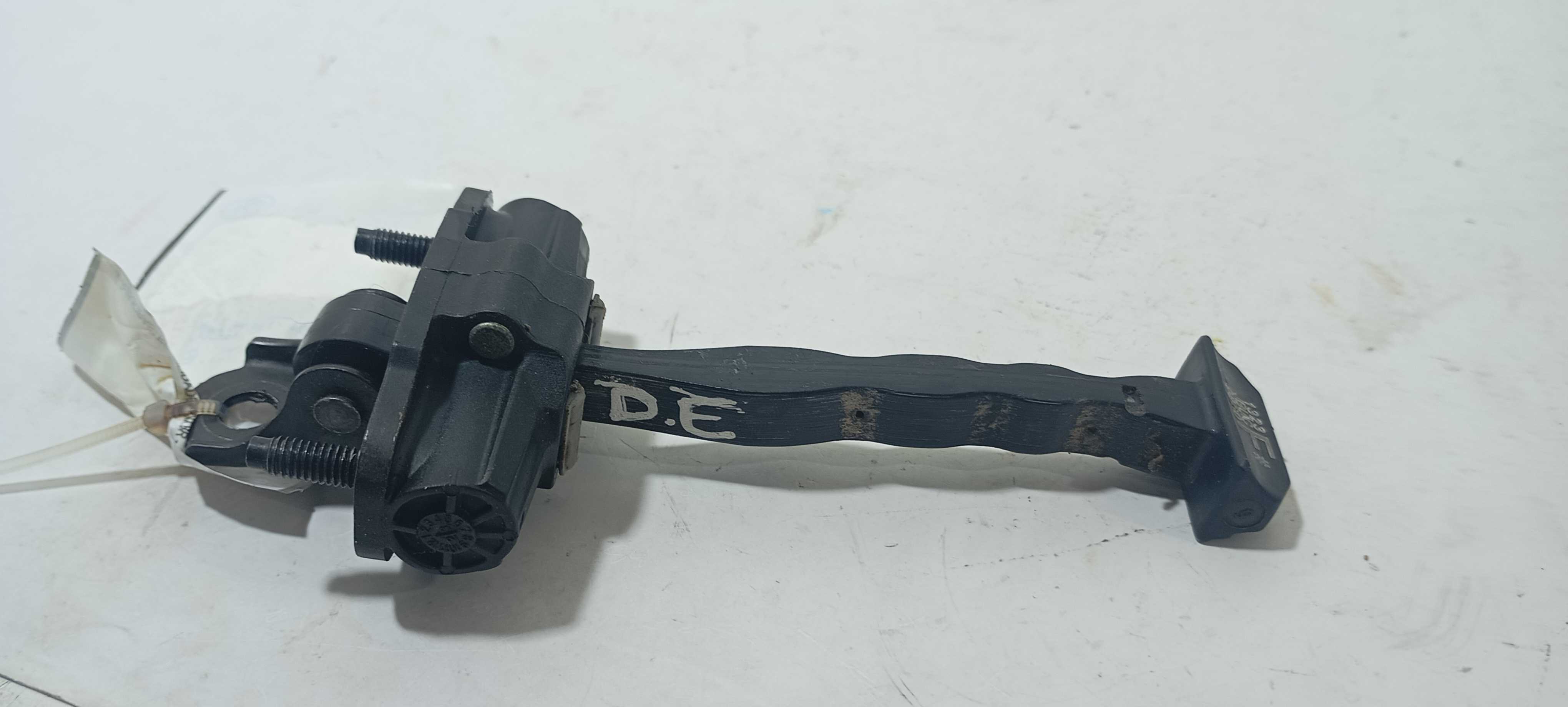 Limitador Porta Dianteira Esquerda Tracker 2024 1323jbuc9860 3