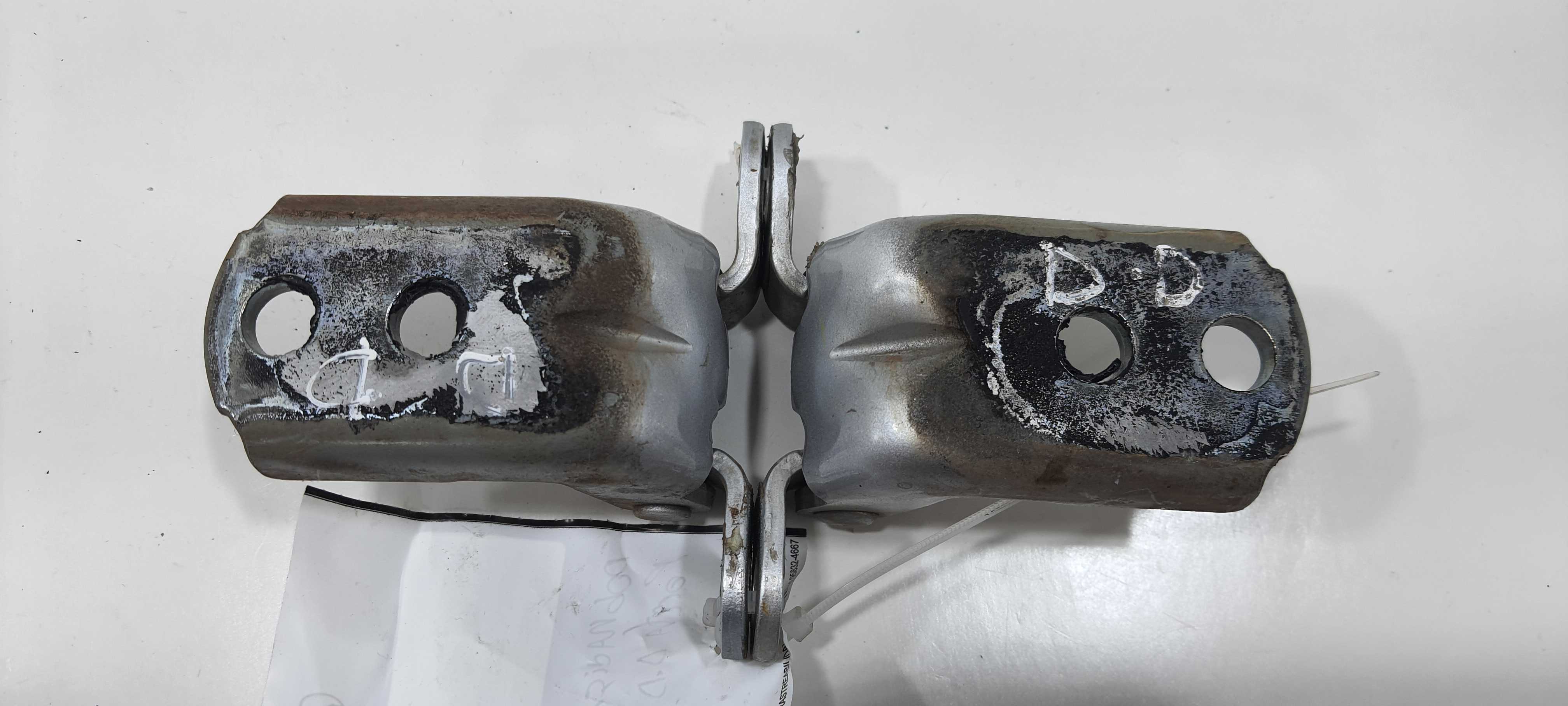 Dobradiça Porta D Direita Nissan Tiida Sedan 1.8 2012 V2305 3