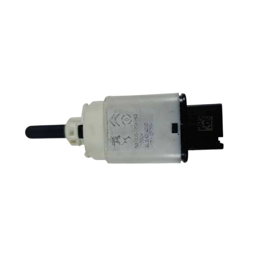 Interruptor freio Peugeot 208 ano 2024 9813503100 5