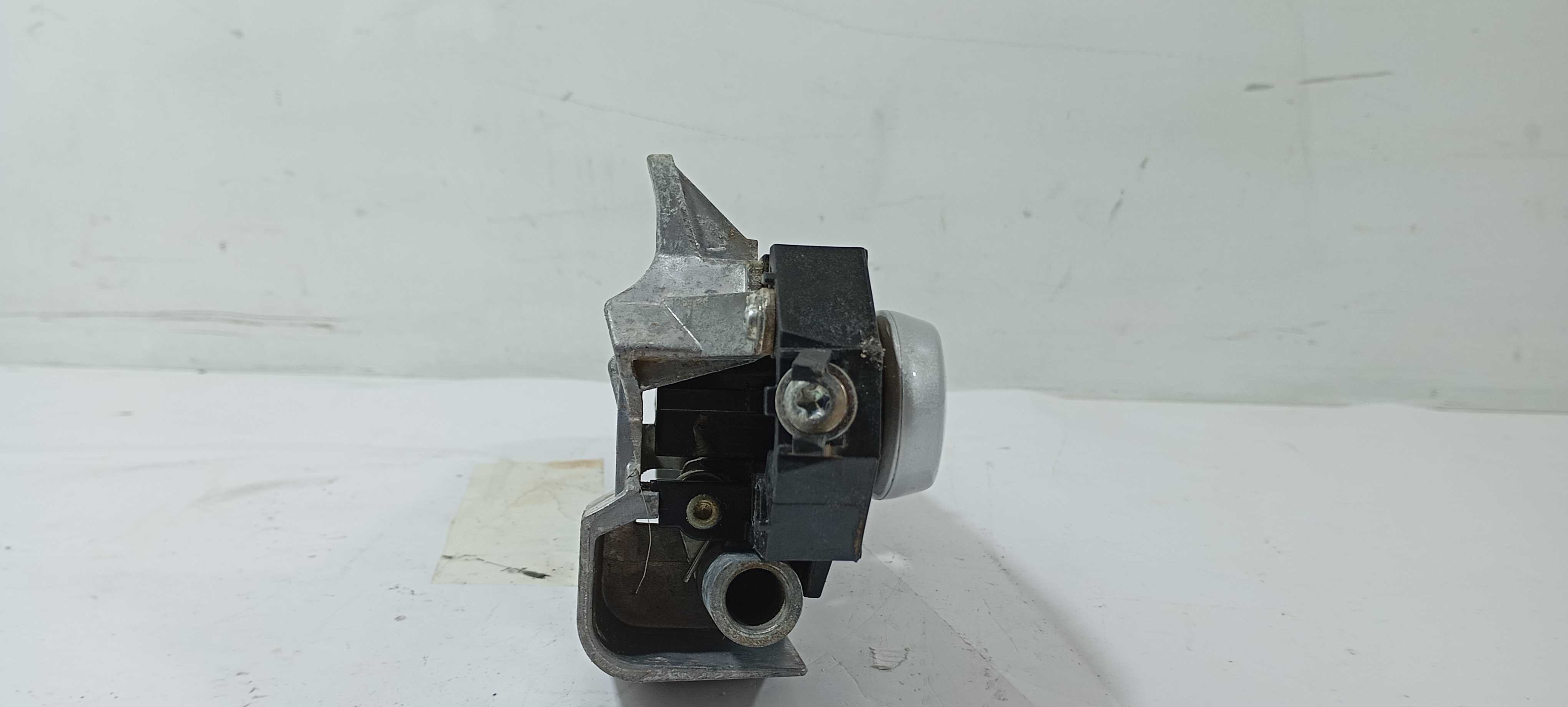 Maçaneta Externa Traseira E. Nissan Tiida Sedan 1.8 12 V2305 Cinza Perolado Traseira 3