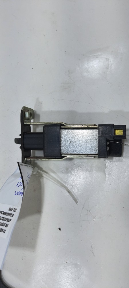 Atuador Portinhola Do Tanque Kia Sorento 2.4 2012 957202j000 8