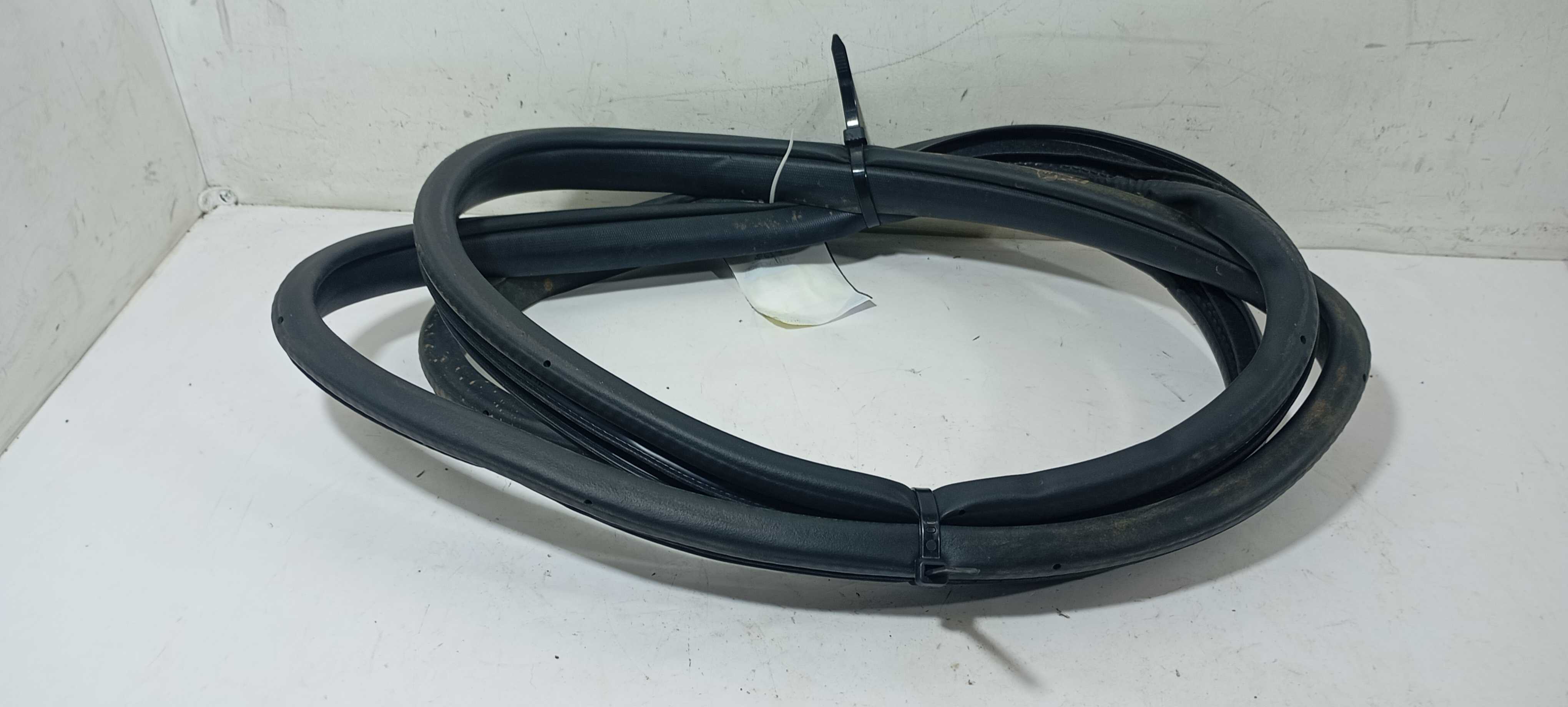 Borracha Porta Traseira Esquerda Gm Tracker Lt 2024 26238822 4