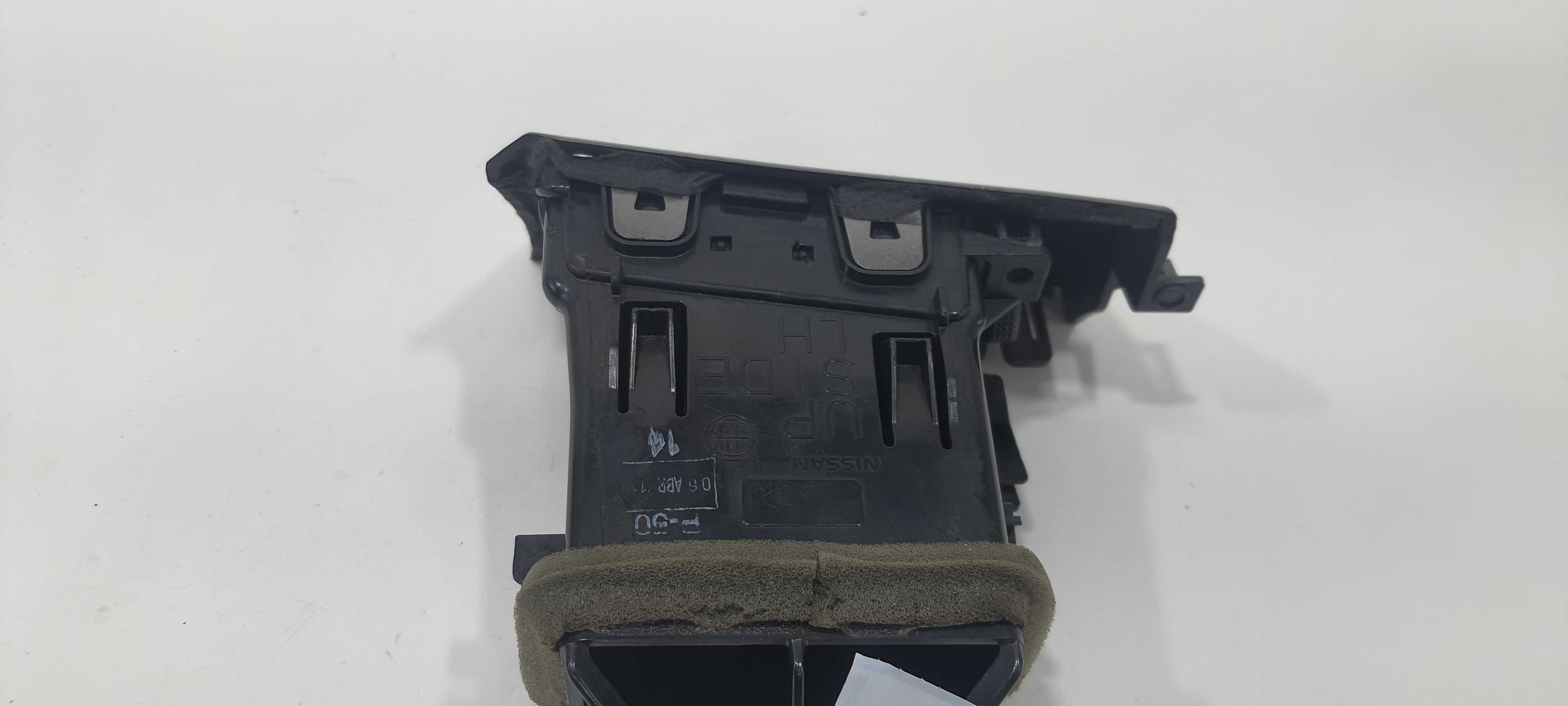 Difusor Ar Esquerdo Nissan Tiida Sedan 1.8 2012 V2305 4