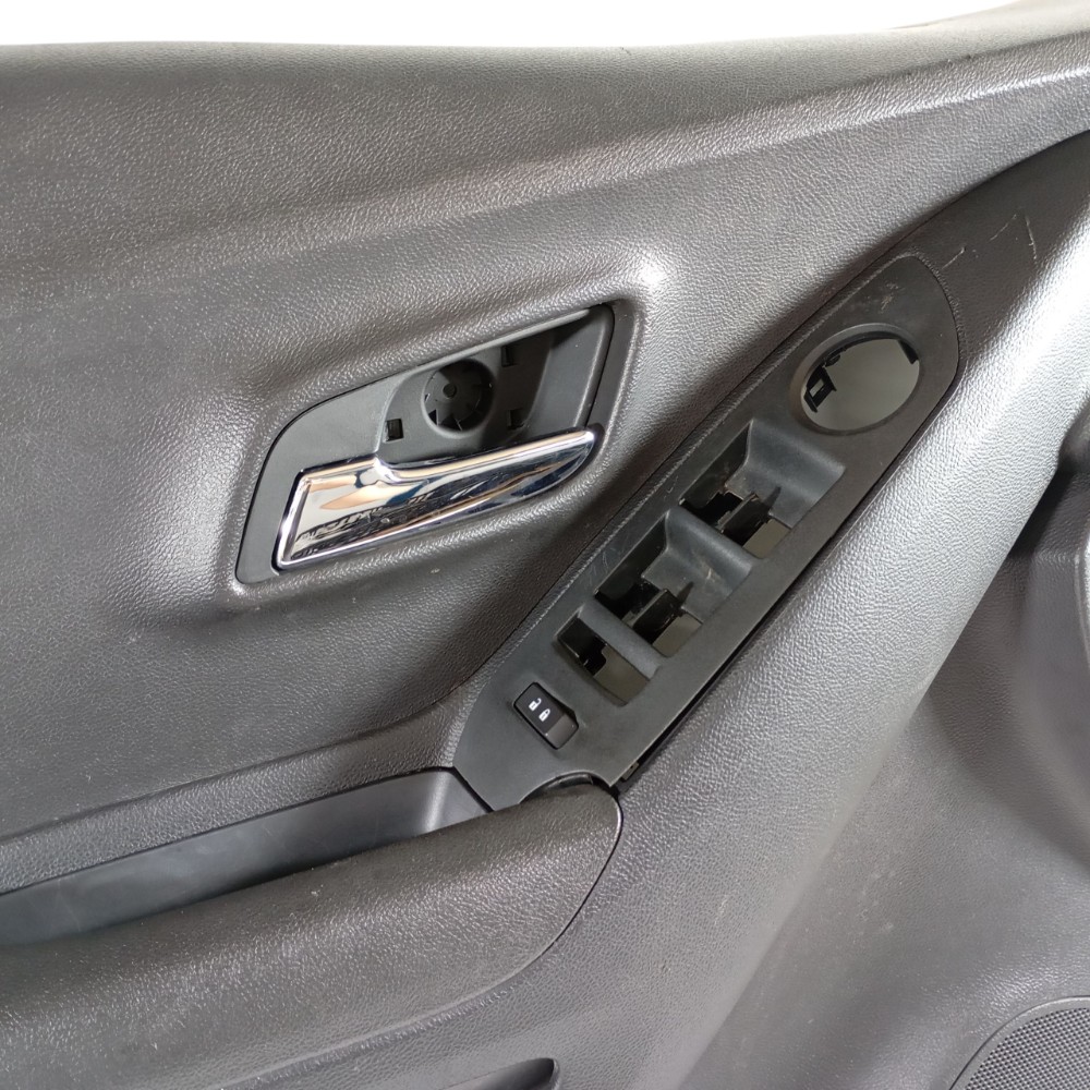 Forro porta Dianteira esquerda Tracker Lt 1.4 2018 L0212150 3