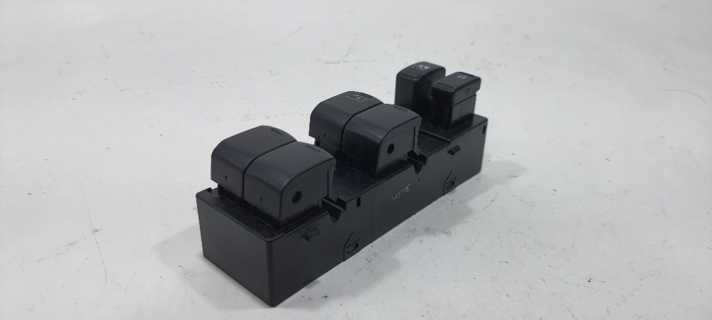 Botão Dianteiro Esquerdo Nissan March S 1.0 Ano 2019 8518sd 1