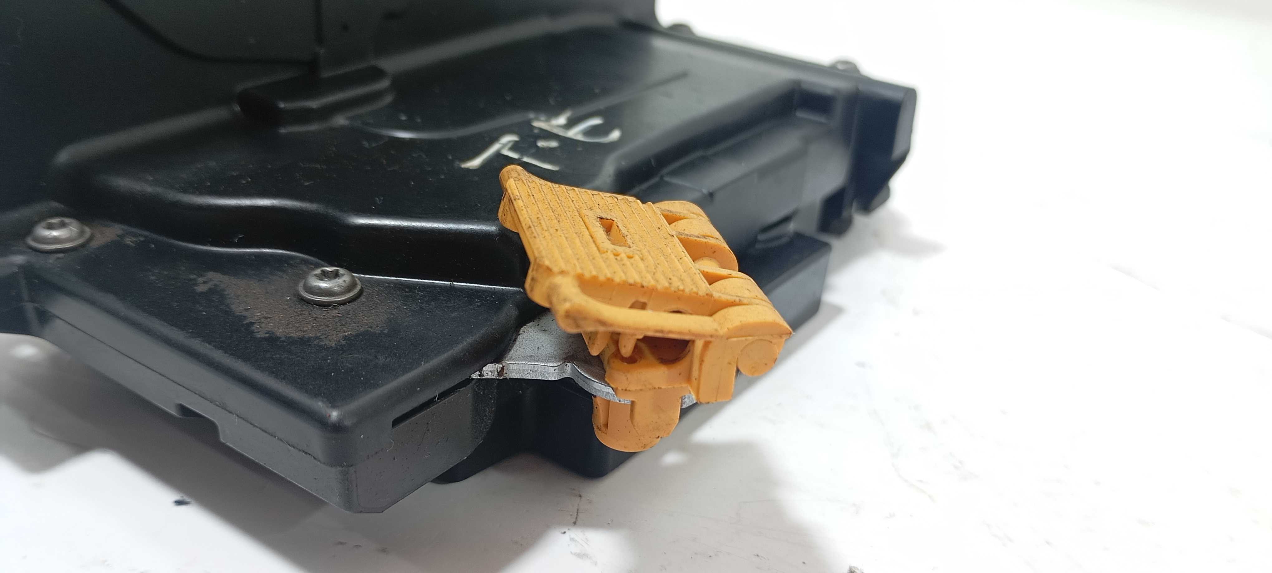 Fechadura Porta Traseiro E. Gm Onix Active 1.4 2018 13510456 7