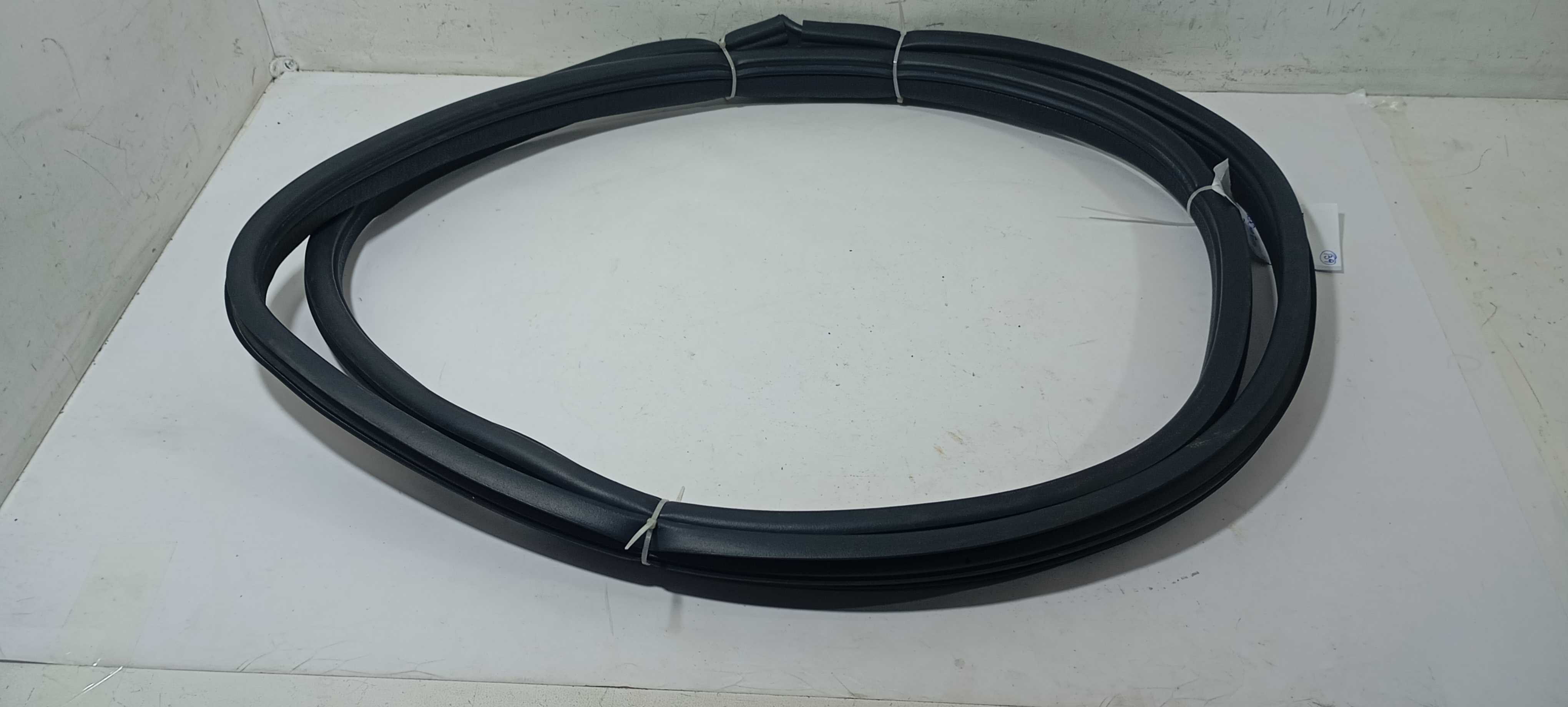 Borracha Porta Dianteira Direita Kwid 2021 808333086r
