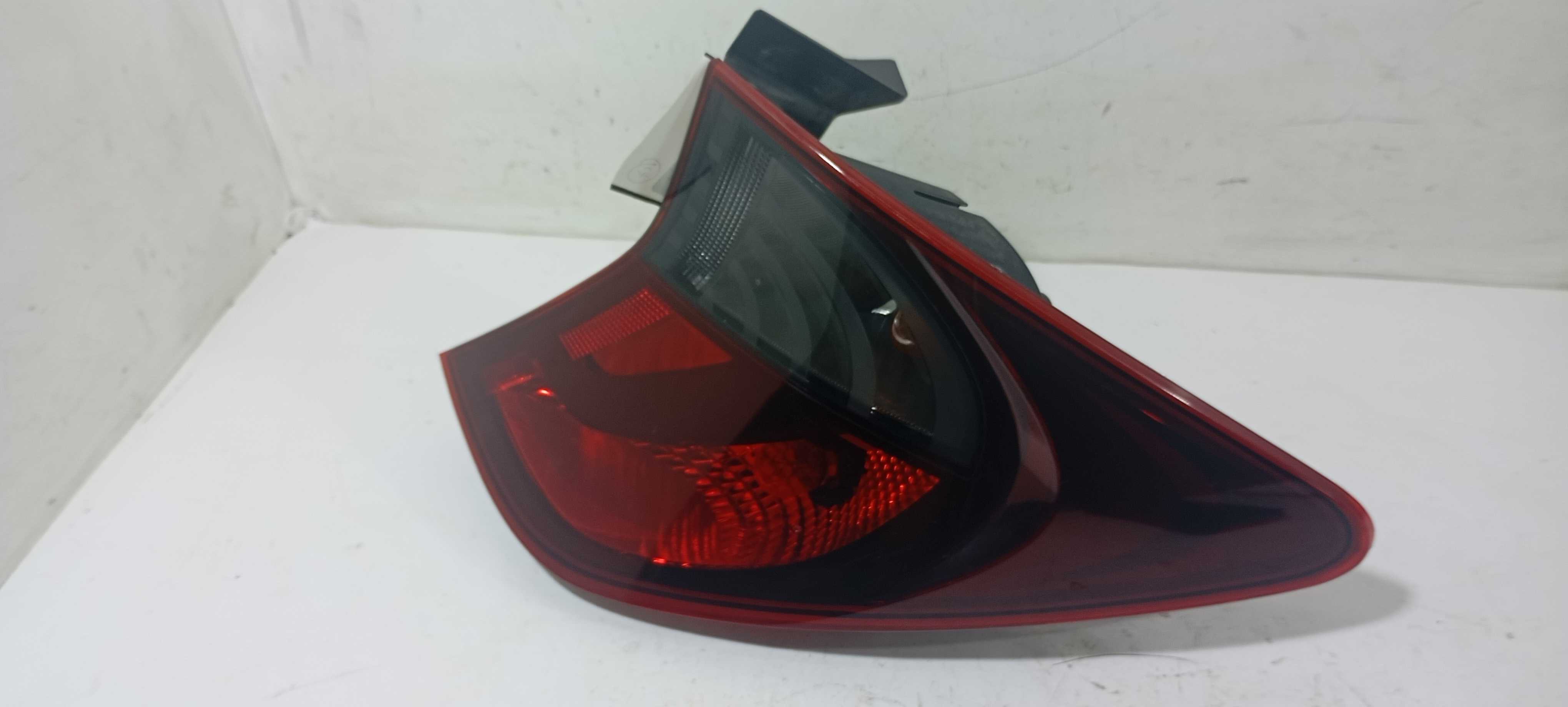 Lanterna Traseira Direita Hb20 Vision 1.0 2021 92402r11 Direito/passageiro Vermelho
