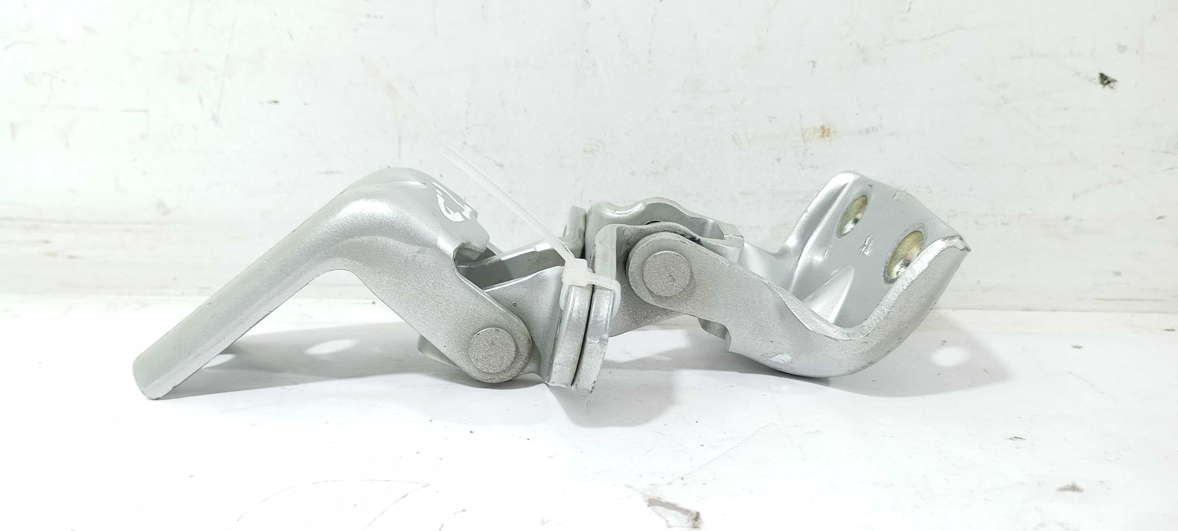 Dobradiça Porta Traseiro D. Kia Sorento Ex2 2.4 12 A046057