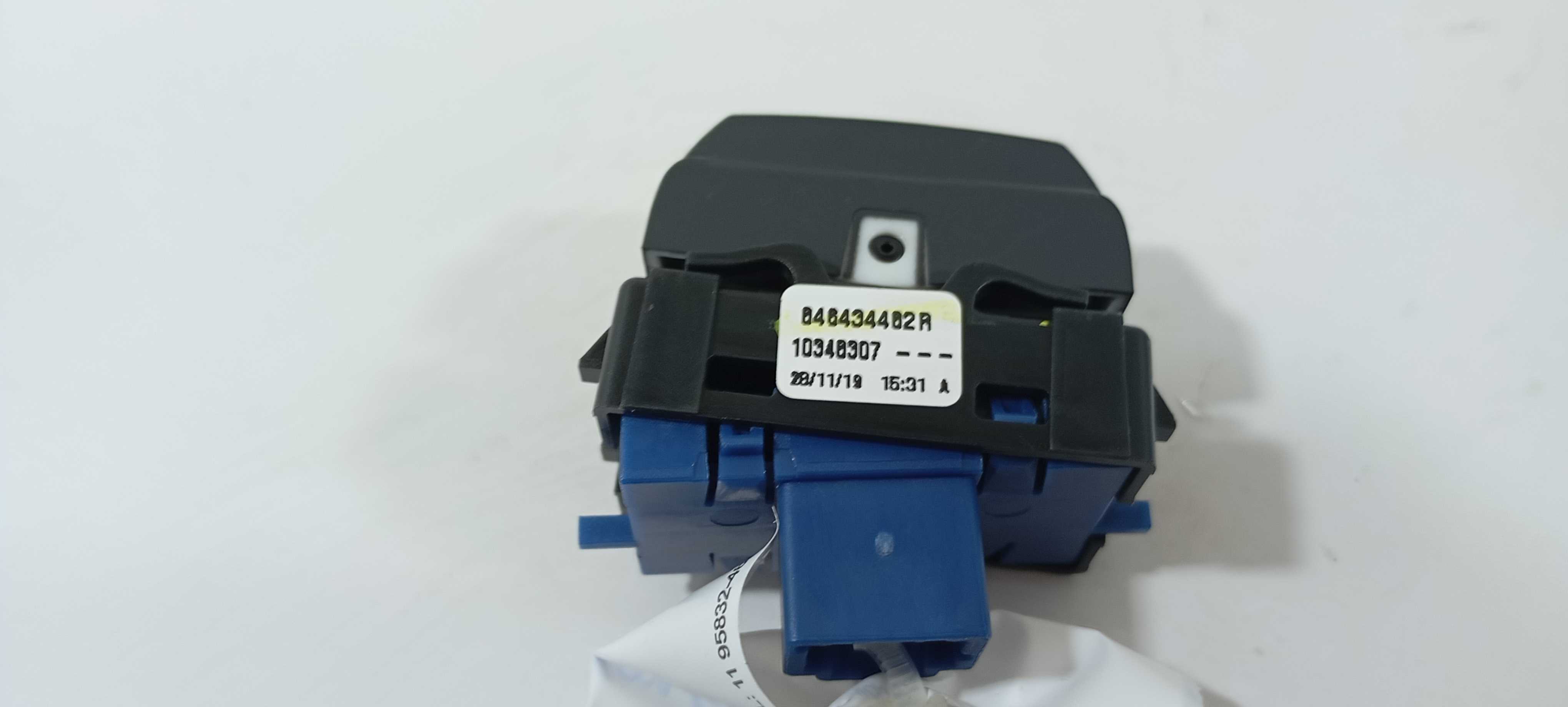 Botão Abertura Tampa Renault Sandero 1.0 2020 846434482r 3