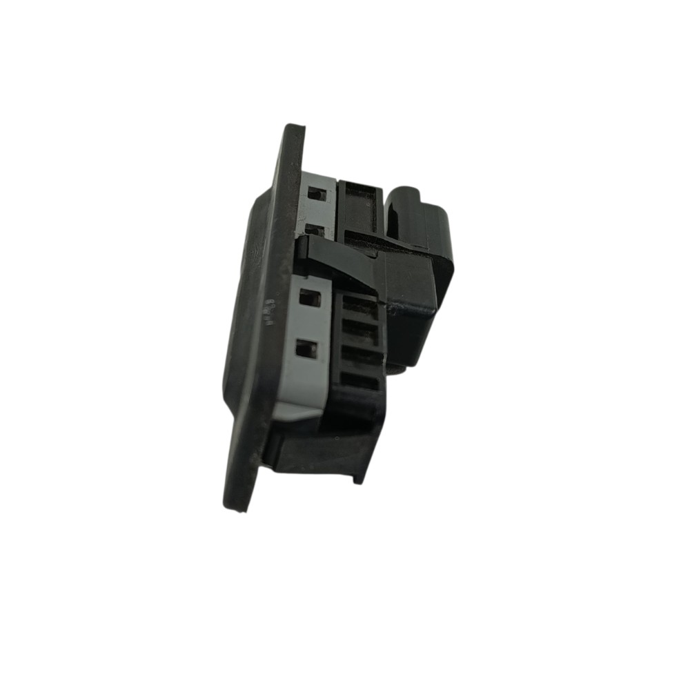 Botão tampa traseira Peugeot 208 ano 2024 95835T02 4