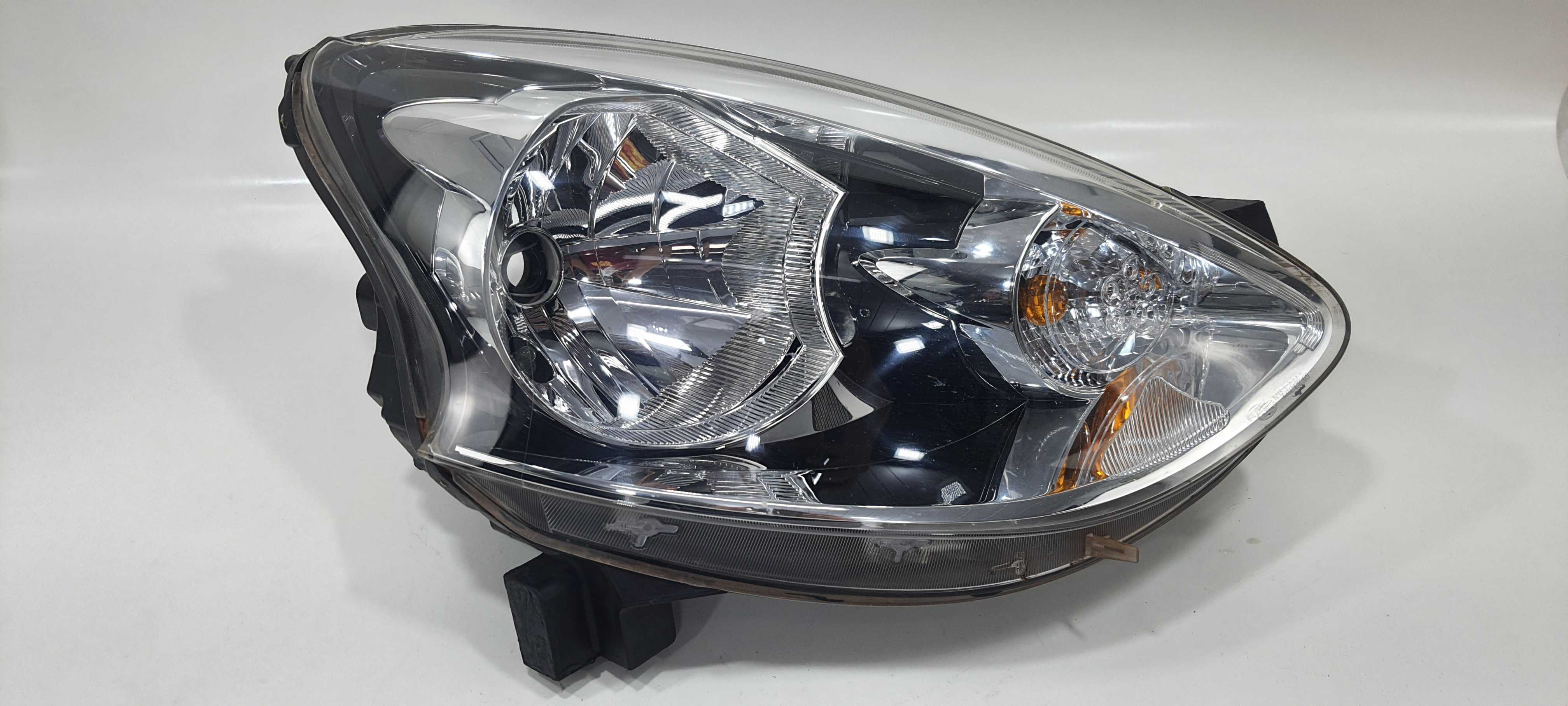 Farol Direito Recuperado Nissan March 2015/20 22540402 5