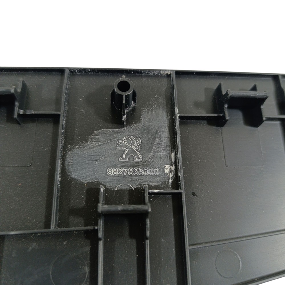 Acabamento console central Peugeot 208 ano 2024 9827835080 5