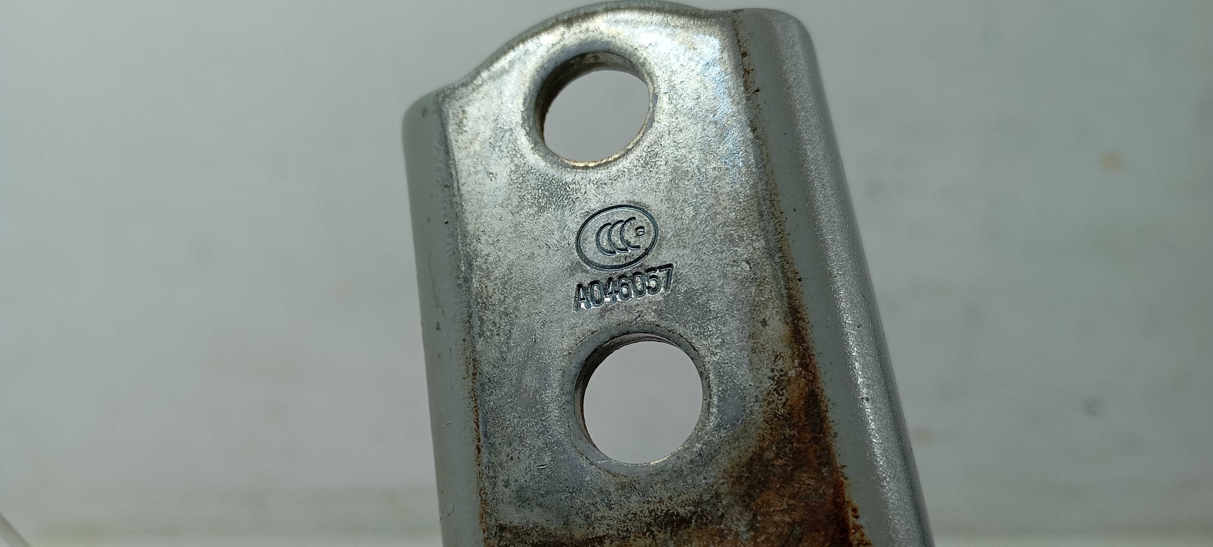Dobradiça Porta Traseiro D. Kia Sorento Ex2 2.4 12 A046057 8