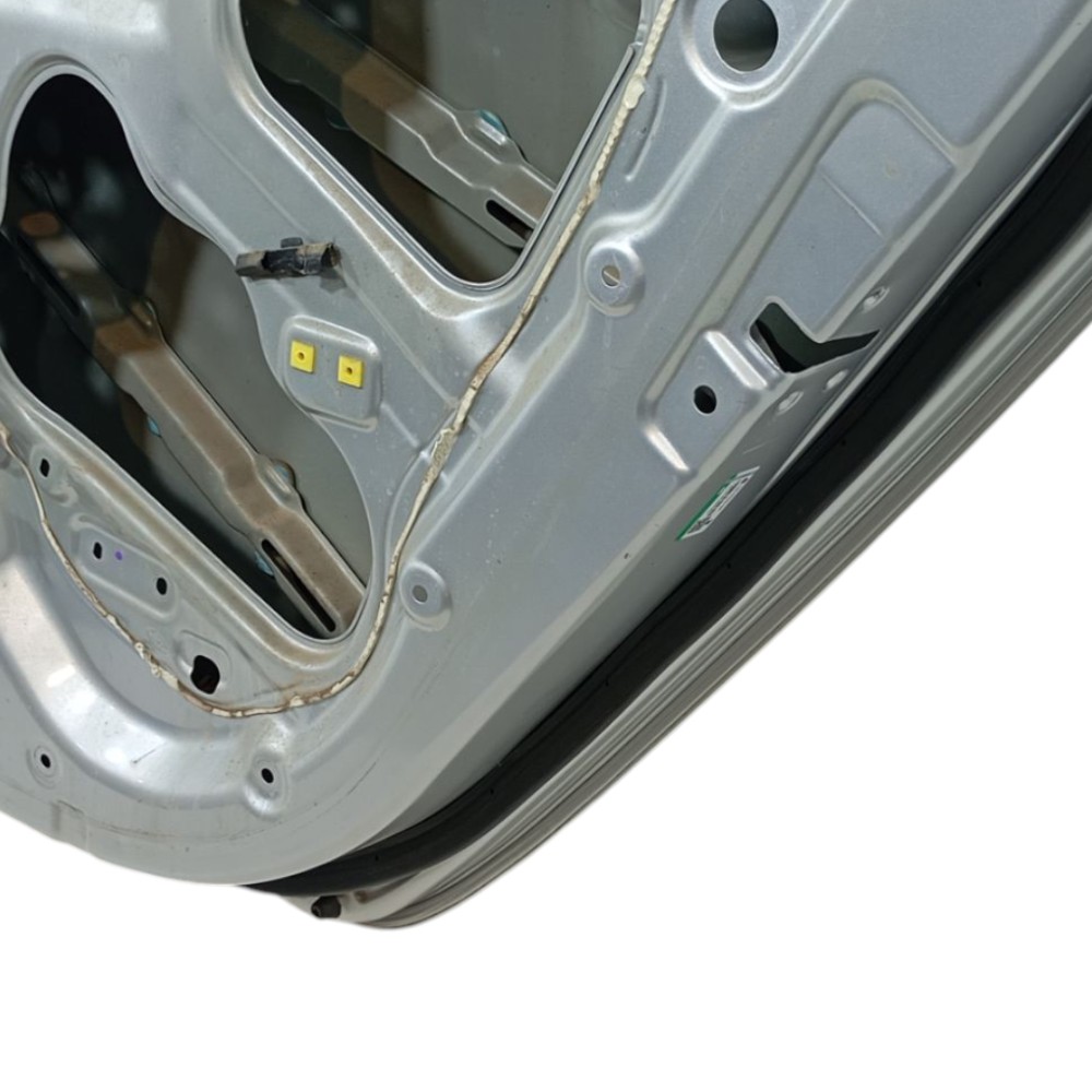 Porta Traseira D. Hyundai Hb20x Premium 1.6 18  77004r1200 Traseira Direito Prata 3