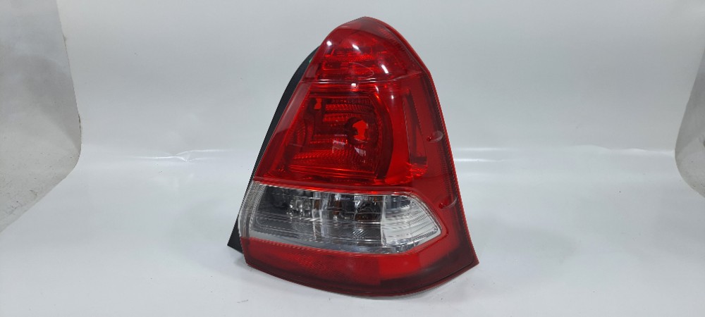 Lanterna Direita Toyota Etios Sedan 1.5 2014 0490198 Direito/passageiro Vermelha 3