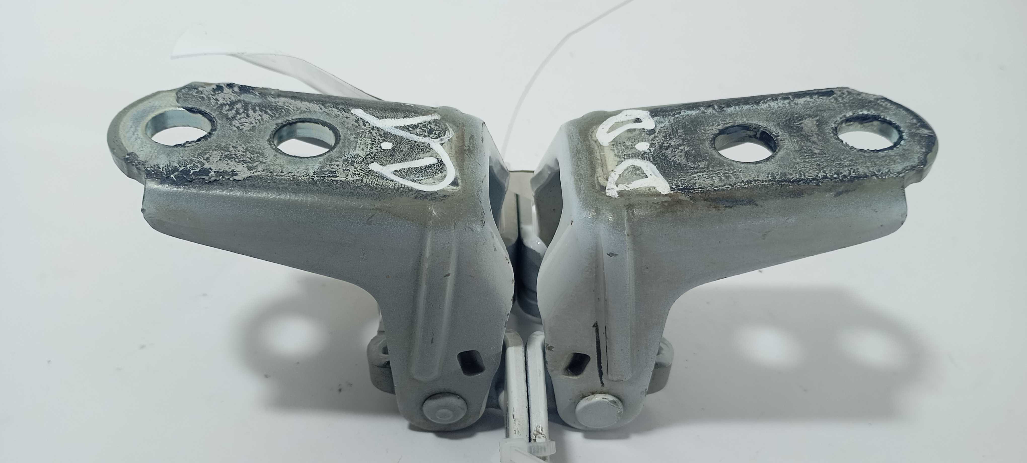Dobradiça Diant Direita Nissan Kicks Cvt 1.6 2019 824205rb0a 2