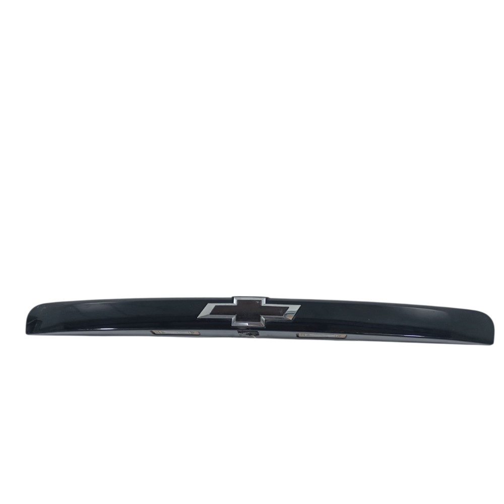 Aplique Tampa Traseira Gm Tracker Lt 1.4 2018 42608987 Preto 2