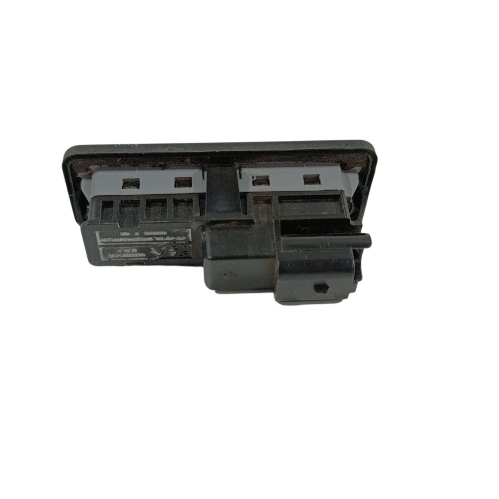 Botão tampa traseira Peugeot 208 ano 2024 95835T02 5
