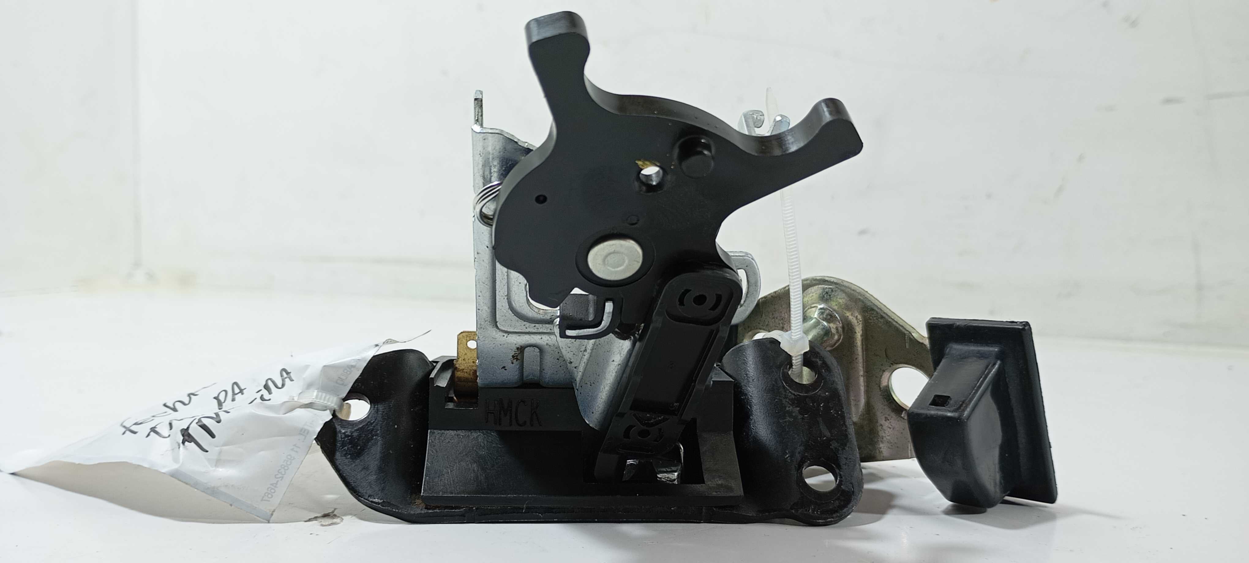 Fechadura Tampa Traseira  Hb20x Premium 1.6 2018  812301s100 10