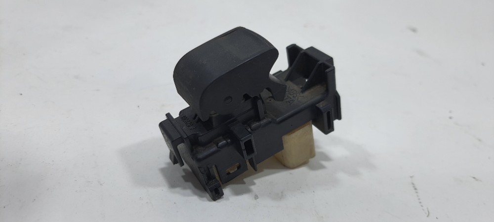 Botão Vidro Dianteiro Direito Toyota Etios Sedan 2014 192829 1