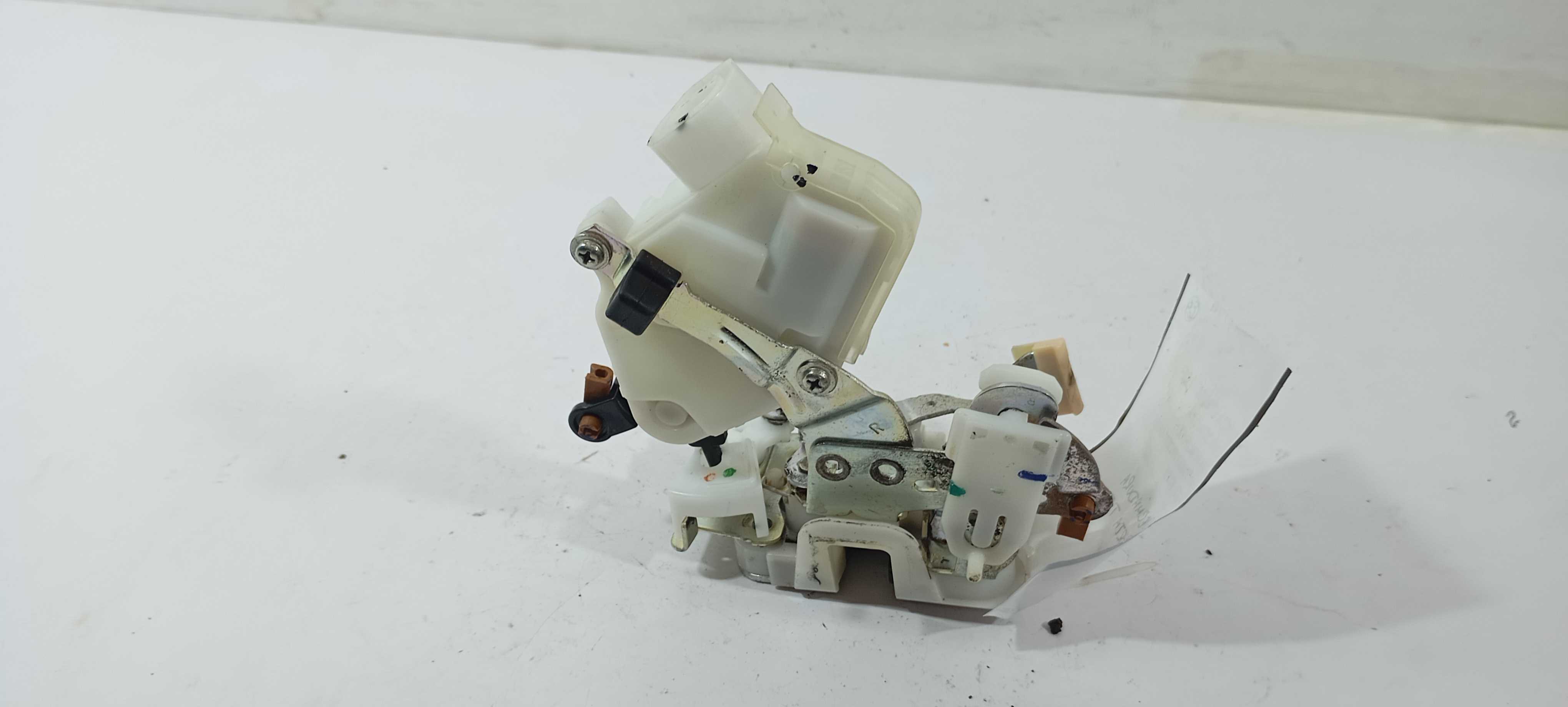 Fechadura Traseira Direita Toyota Etios 1.5 2014 693300d110 2