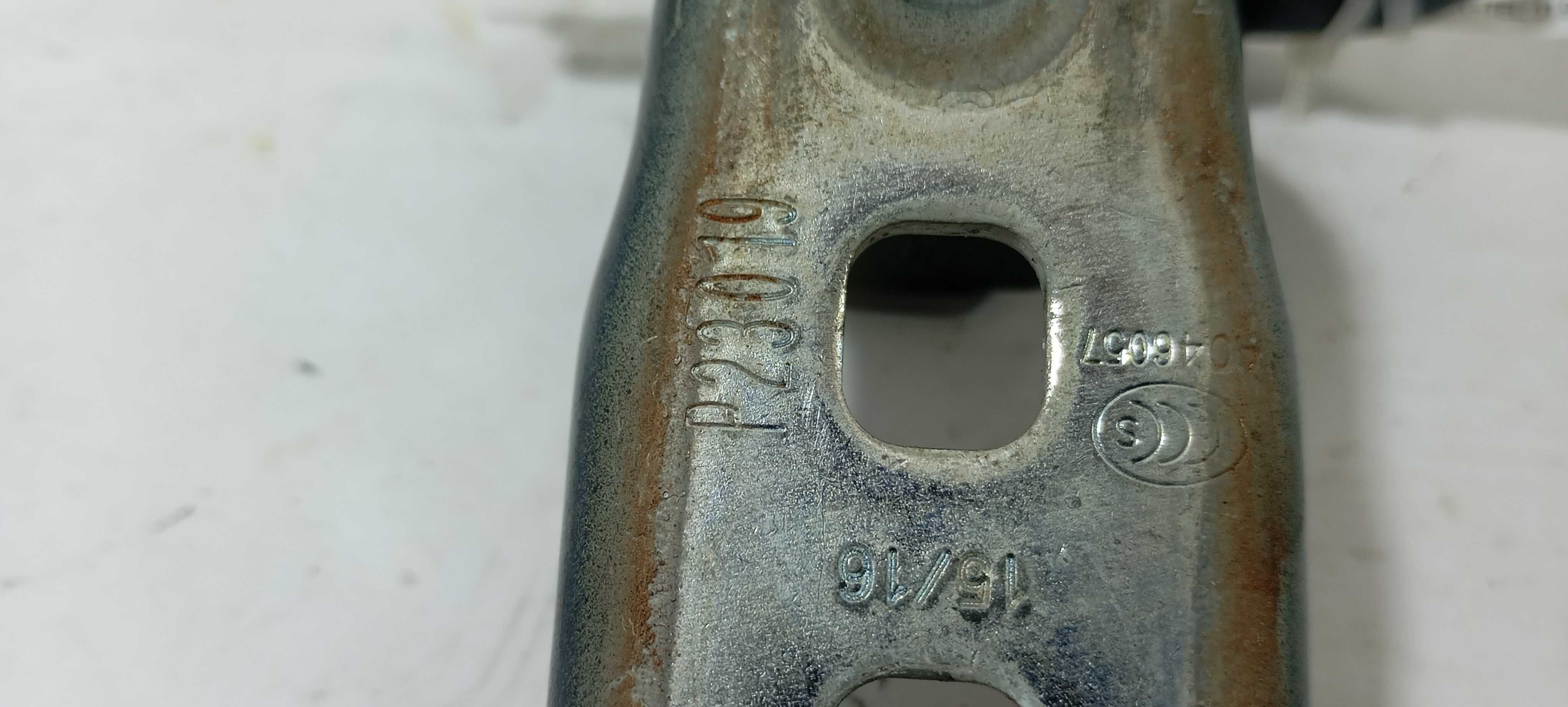 Dobradiça Porta Dianteira Direita Gm Tracker Lt 2024 P23019 5