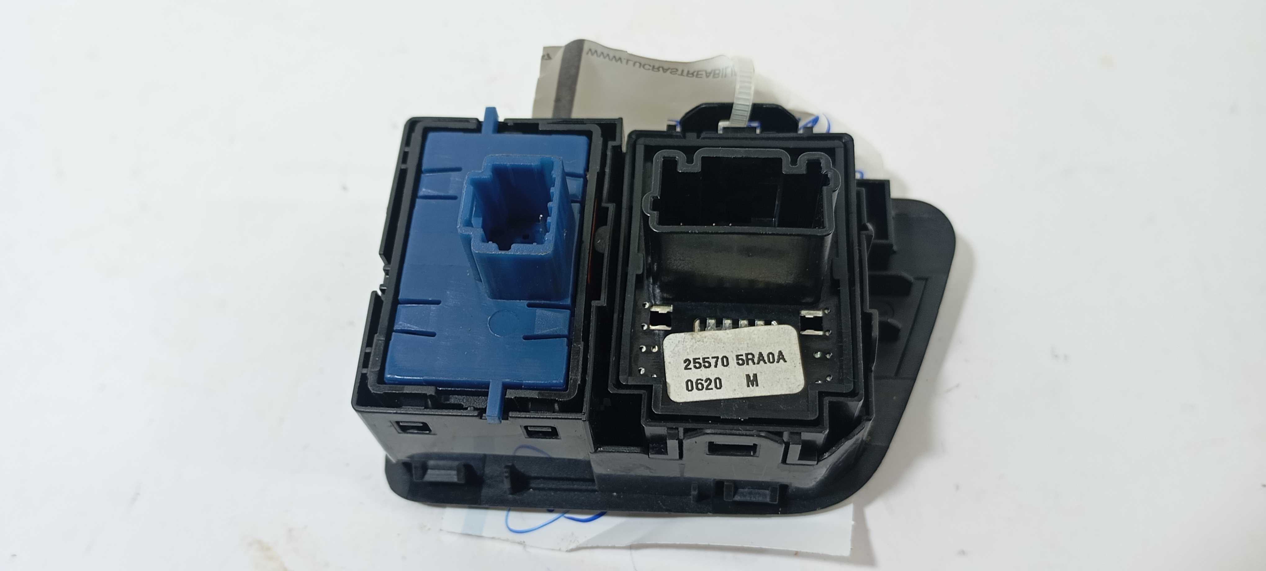 Botão Retrovisor E Porta Mala Renault Kwid 2021 255705ra0a 3