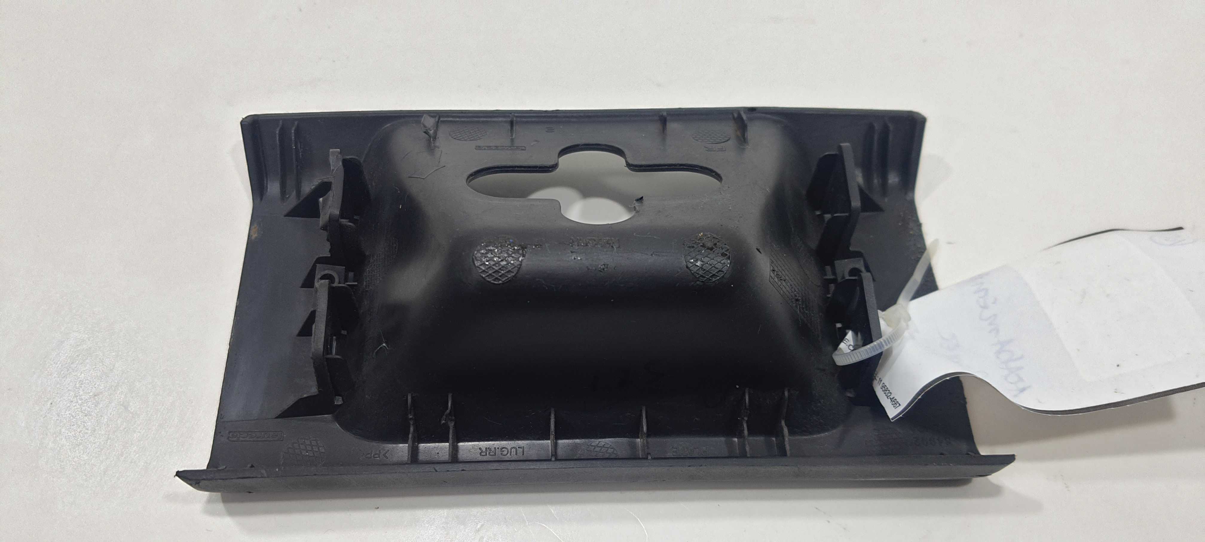 Acabamento Painel Traseiro Nissan March Sv 1.0 2016 849929lh 4