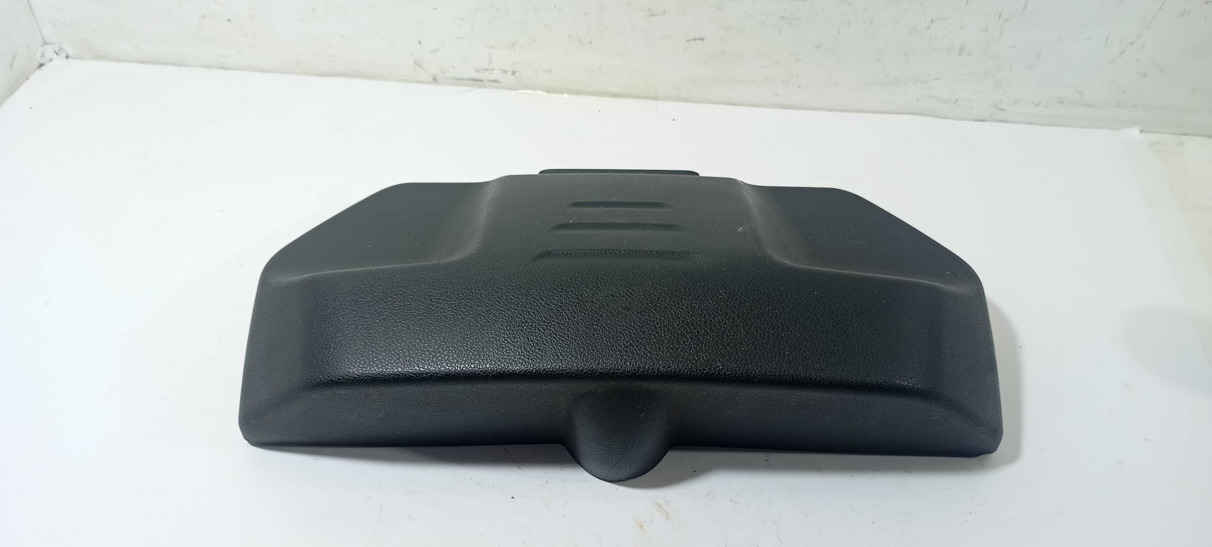 Acabamento Tampa Traseira Renault Kwid 2021 909002897r Preto 3